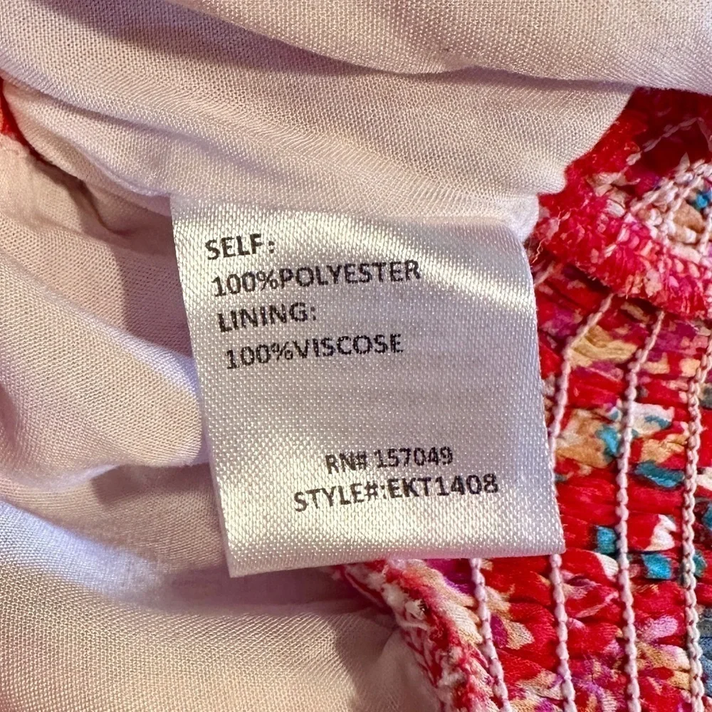 FANCO, RED FLORAL PRINT CROP TOP. ADJUSTABLE STRAPS. 100% POLYESTER, SIZE L - Picture 7 of 7